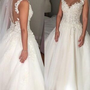 Elegant Lace Wedding Dress